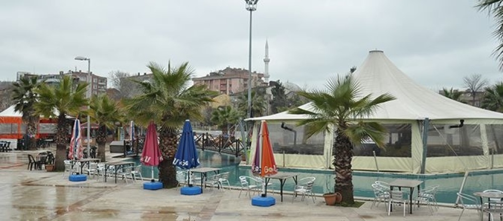 Doğu Kışla Gençlik Parkı: Gençlerin ve Ailelerin Buluşma Noktası