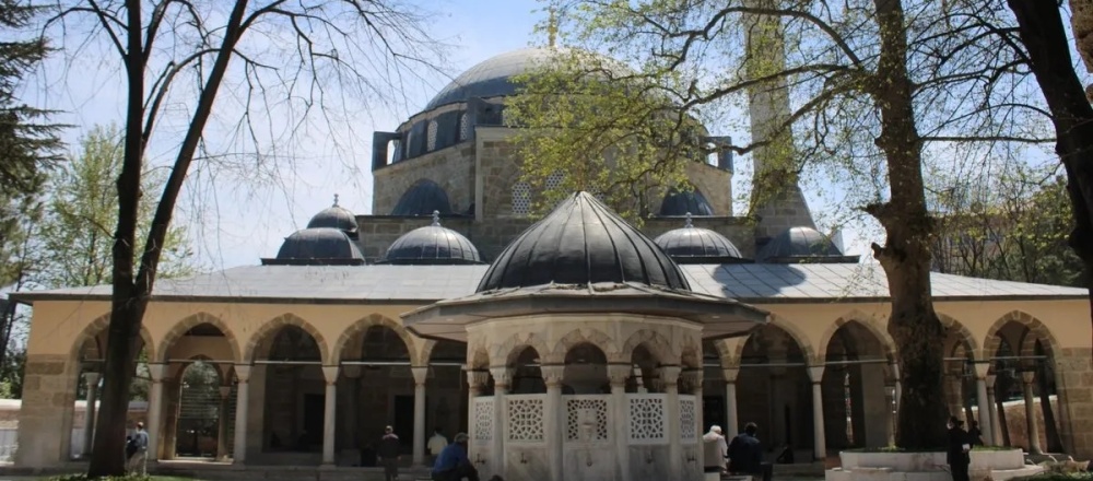 Yeni Cuma Camii: Kocaeli’nin Tarihi ve Mimari Güzelliği
