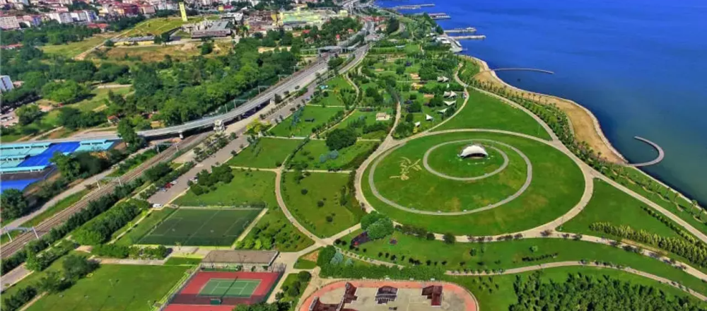 İzmit Uçurtma Tepesi: Rüzgarla Dans Eden Manzara