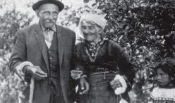 Aşık Veysel’in: Aşığına Kaçan Eşinin Ayakkabısına Para Koymuş